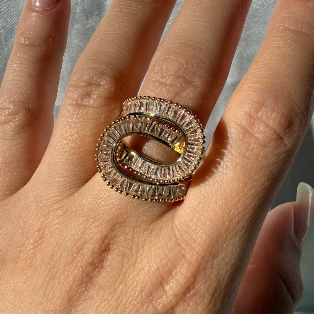 Classic Adjustable Gold and rhinestone Women's Ring - Picture 4 of 5